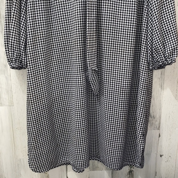 1220 Adrianna Papell Dress - Picture 3 of 8